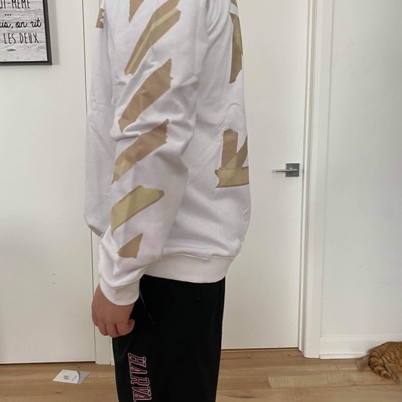 COPY - Off White sweater - Picture 8 of 8